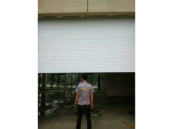 電動抗風卷簾門